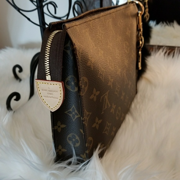 Louis Vuitton Toiletry 26 - Picture 2 of 4